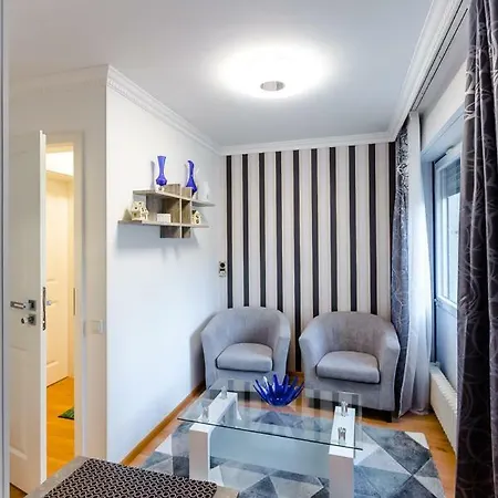 An Der Caracalla Therme 2*