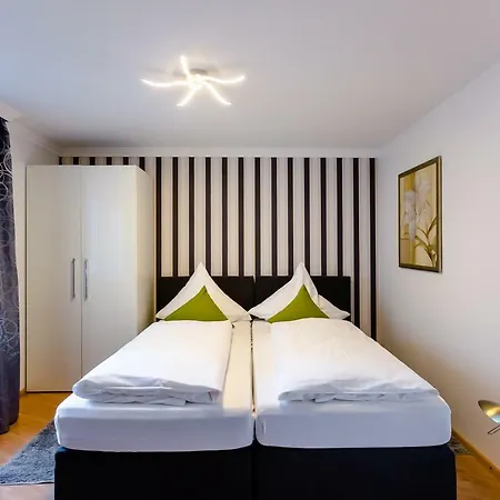 An Der Caracalla Therme Inn Baden-Baden