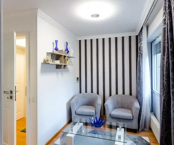 An Der Caracalla Therme 2*